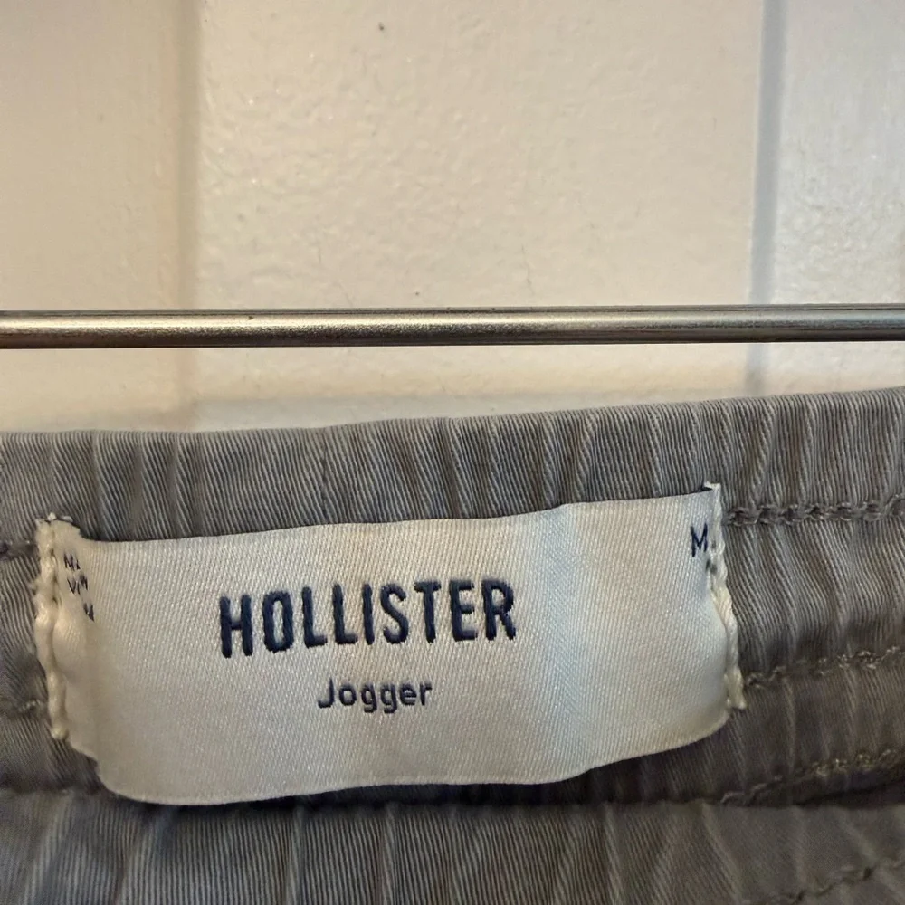 Hollister Men's Slate Cargo Jogger Pants